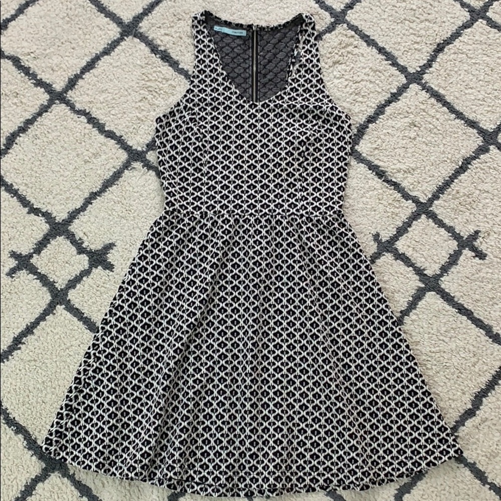 Sleeveless dress
